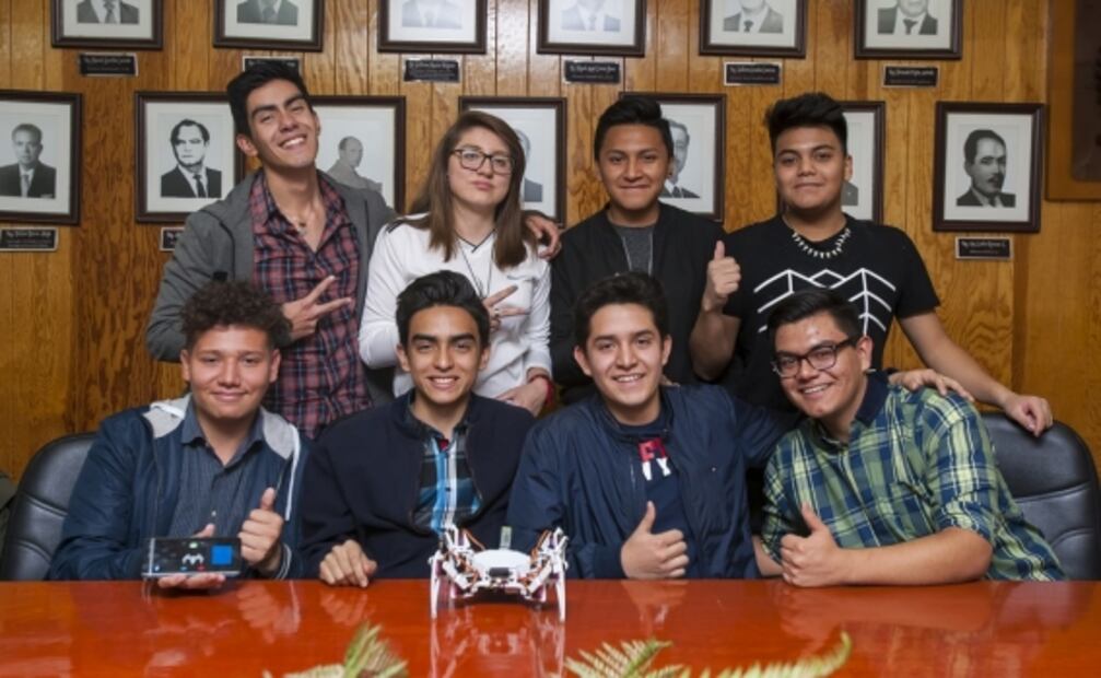 IPN crea robot arácnido para búsqueda de personas atrapadas en escombros