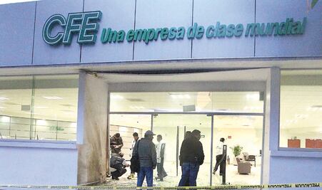 Llama AMLO a renegociar contratos de la CFE