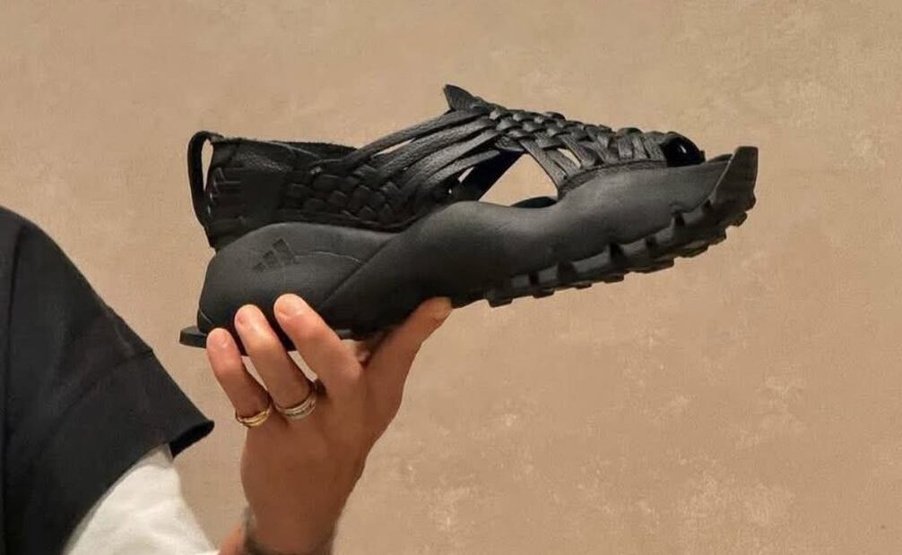 Acusan a Adidas y diseñador por plagio por sus huaraches “Oaxaca Slip On” (05/08/2025). Foto: Especial