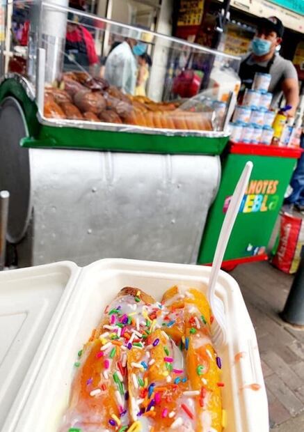 Mexicano vende camotes de Puebla en Nueva York
