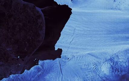 Captan cómo enorme iceberg de 300 km2 se desprende de la Antártida 
