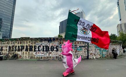 Buscadoras protestan en el Ángel previo al partido México-Corea; "la pelota vuelve a casa, ¿nuestros desaparecidos cuándo?"
