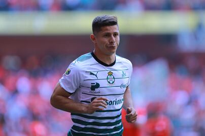 Cris Martínez es baja de Santos Laguna 