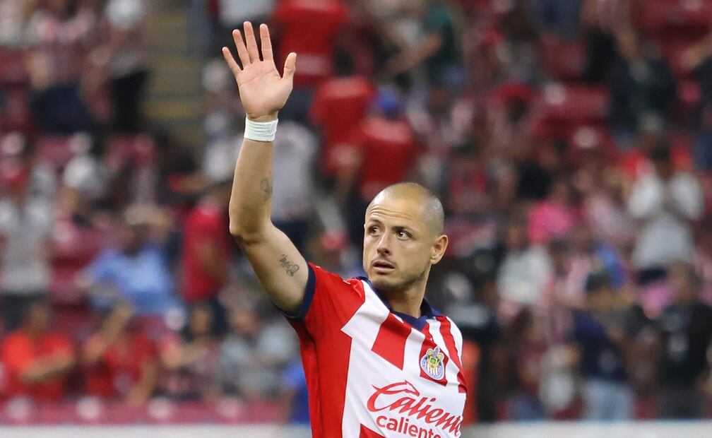 Javier Hernández en el partido entre Chivas y Puebla tras anotar gol / FOTO: Imago7