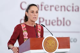 Sheinbaum resta importancia a medida de Trump que pone bajo lupa las remesas. Esto dice del envío de dinero