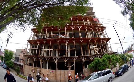 Inician demolición de pisos ilegales en Venustiano Carranza