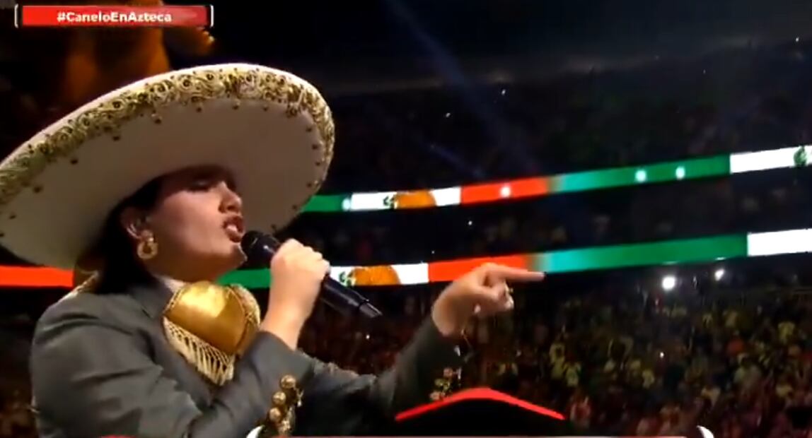 Camila Fernández en la pelea del Canelo Álvarez. Foto: Captura.