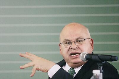 SEP se reúne con 9 universidades