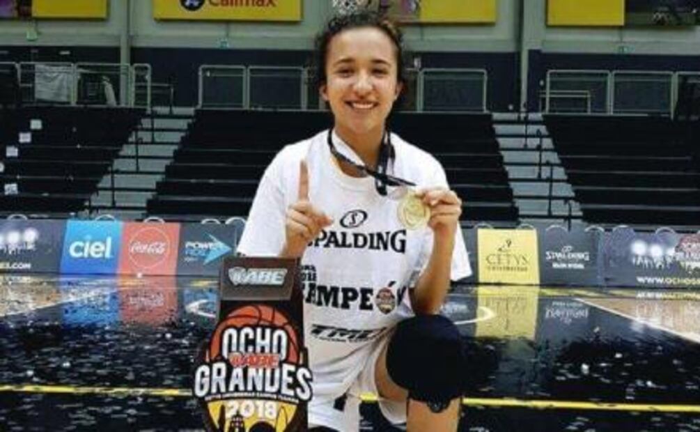 Triunfa jugando básquetbol 