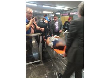 Policías auxilian a mujer que entró en labor de parto en Metro Balderas