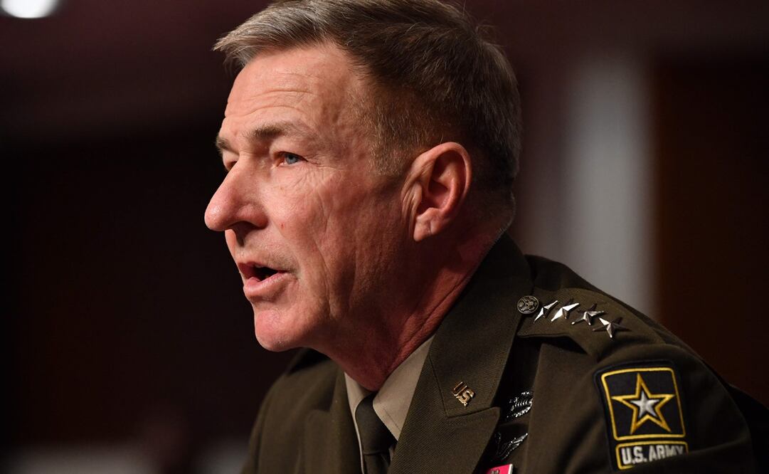 El Jefe de Estado Mayor del Ejército de EU, el general James McConville, testifica en una audiencia del Comité de Servicios Armados del Senado sobre el presupuesto del Ejército para 2023, el 5 de mayo de 2022, en Washington. Foto: AFP