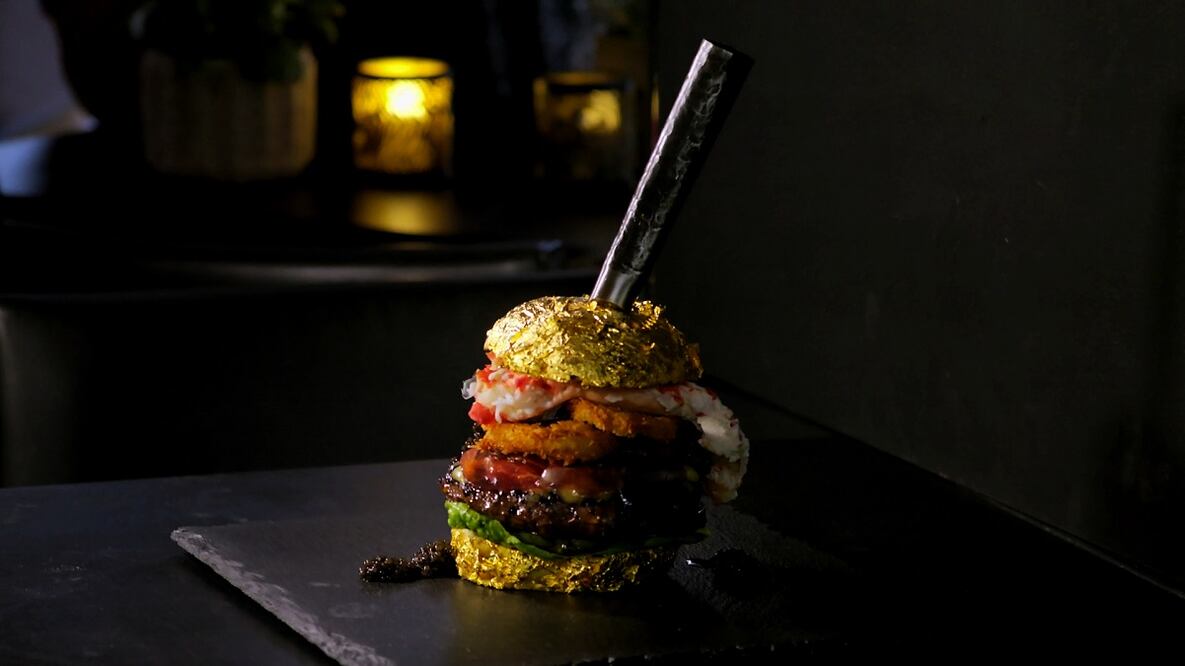 Conoce esta hamburguesa bañada en oro / Foto: www.de-daltons.com