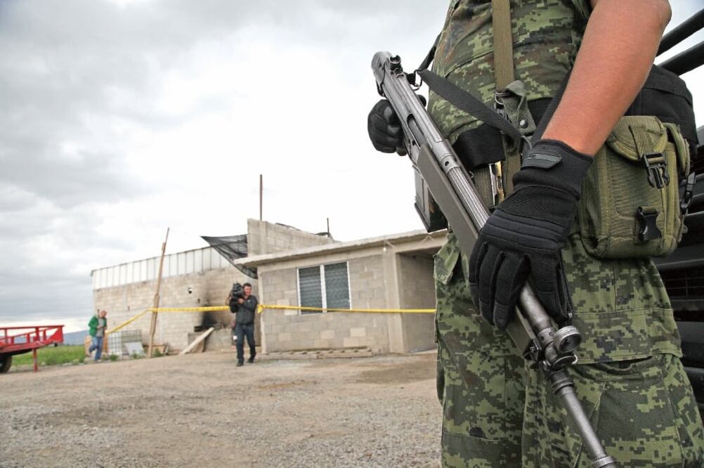 La defensa de Calixto Estrada asegura que su cliente realizó la transacción ante notario y recibió el dinero en efectivo por la venta del terreno (ARCHIVO EL UNIVERSAL)