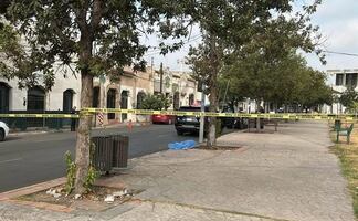 Muere hombre durante intento de asalto en el centro de Monterrey; detienen a dos presuntos responsables