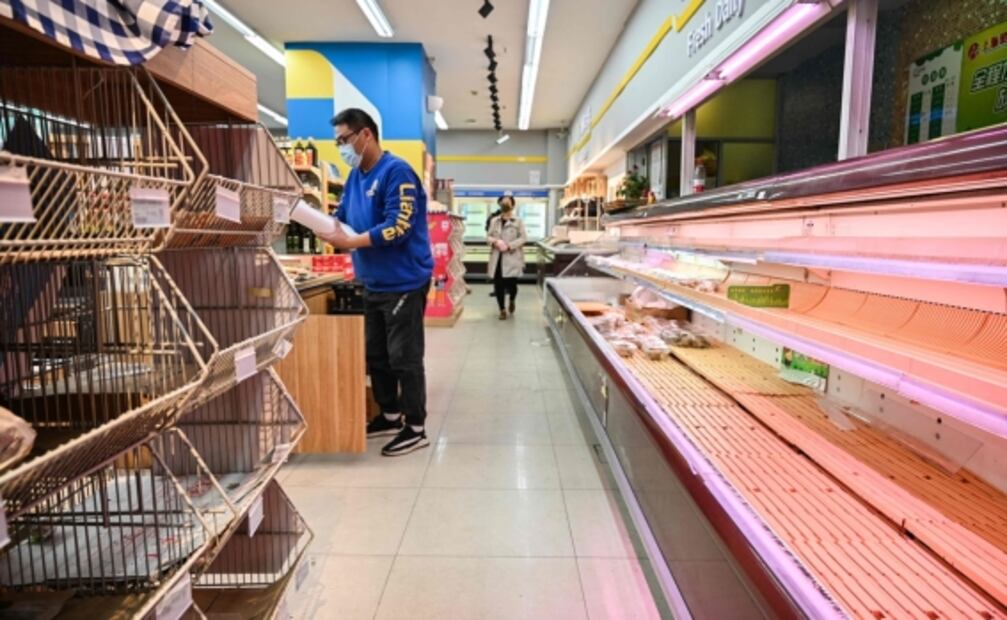 Pese a confinamientos, continúan aumentos de casos Covid-19 en Shanghái