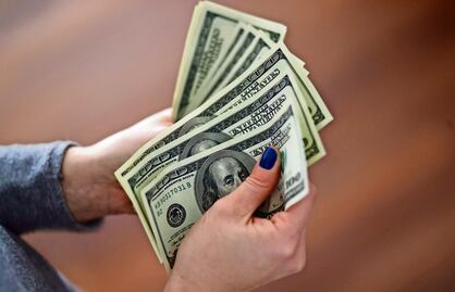 Precio del dólar abre este viernes en 19.29 pesos al mayoreo