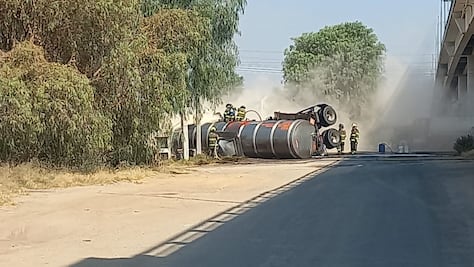 Explota pipa de combustible al ser impactada por tren en Teocalco, Hidalgo; cierran carretera Tula–Tlahuelilpan