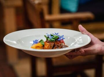 Esto es lo que cuesta comer en el restaurante a donde fue Kate del Castillo