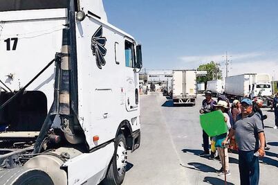 Tardan 10 horas para cruzar en Juárez