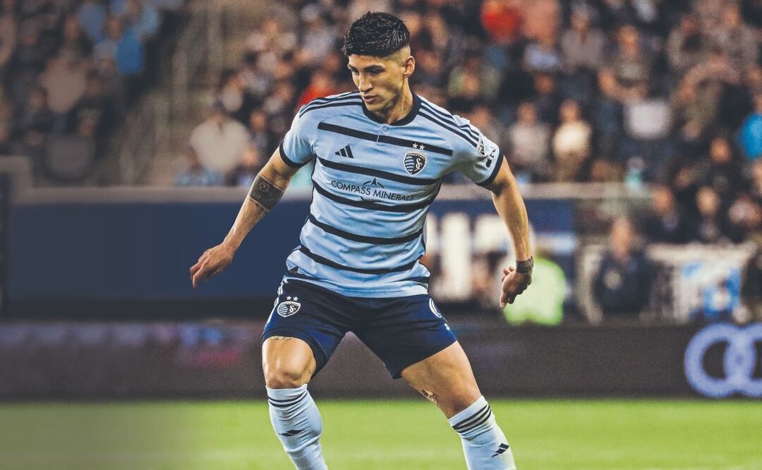 Alan Pulido
Delantero mexicano 
“Emociona jugar un Mundial en casa. Sería emotivo, por estar con tu gente y afición. Ojalá que pueda estar ahí”, Foto: Sporting Kansas City