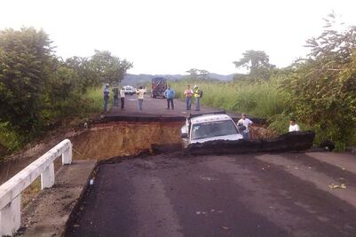 Reportan deslave en carretera de Tabasco