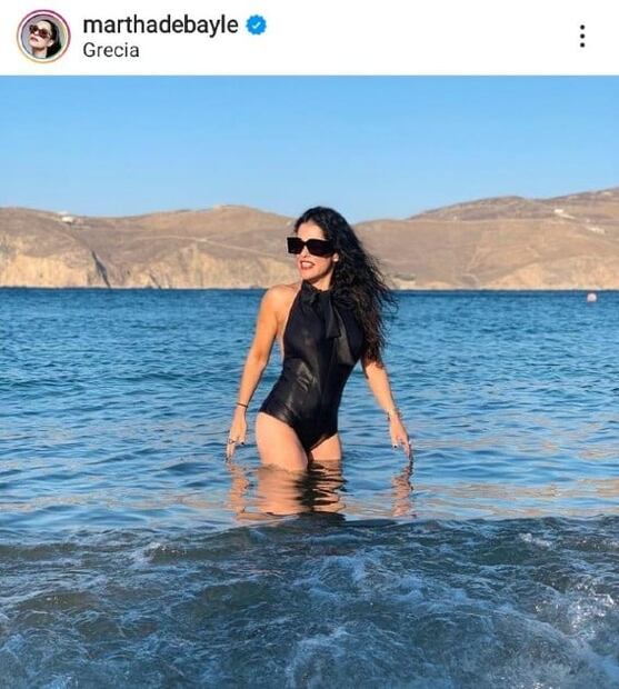 Martha Debayle tiene los trajes de baño más chic para los días de verano