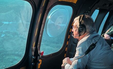 AMLO supervisa en helicóptero avance de la construcción de la “súpercarretera” Oaxaca- Puerto Escondido