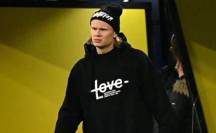 VIDEO: Aficionada le pinta el dedo a Erling Haaland y este reacciona