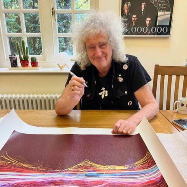 Así fue la vez que Brian May lloró tras compartir escenario con un holograma de Freddie Mercury 