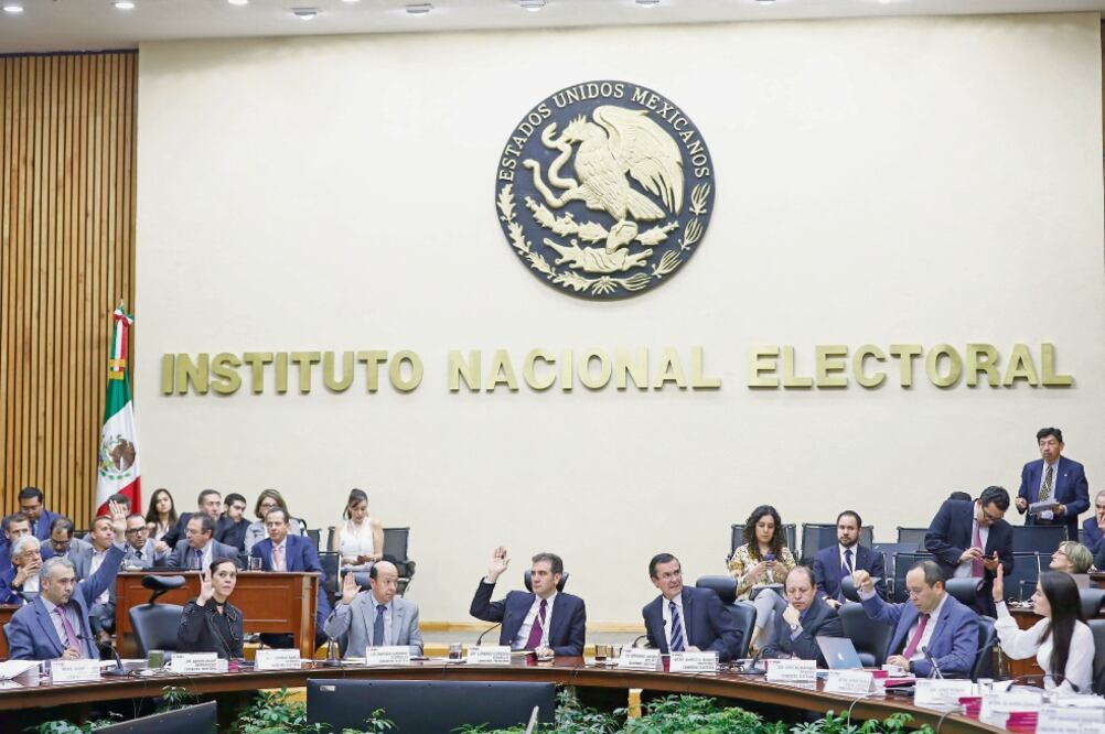 Los expertos para los conteos rápidos del INE trabajarán desde las 18:00 hora s, para que entre las 22:30 y las 23:00 horas se anuncie el PREP de presidenciables. (YADÍN XOLALPA. EL UNIVERSAL)