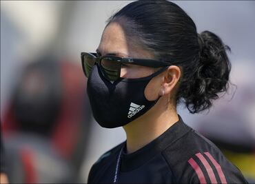 Mónica Vergara se va "muy contenta" tras debutar al frente de la Selección Femenil