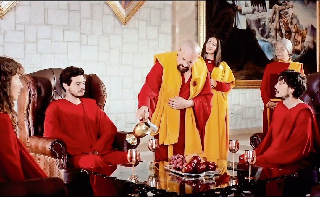 Alejandra Ávalos dijo que en esta película se expone cómo trabajan ciertos movimientos y sectas que llevan a la gente a vivir aparentemente bien, pero subordinados a ellos. Foto: Cinemascope