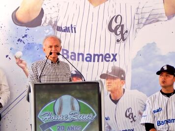 Harp Helú insiste en el diálogo entre autoridades y CNTE