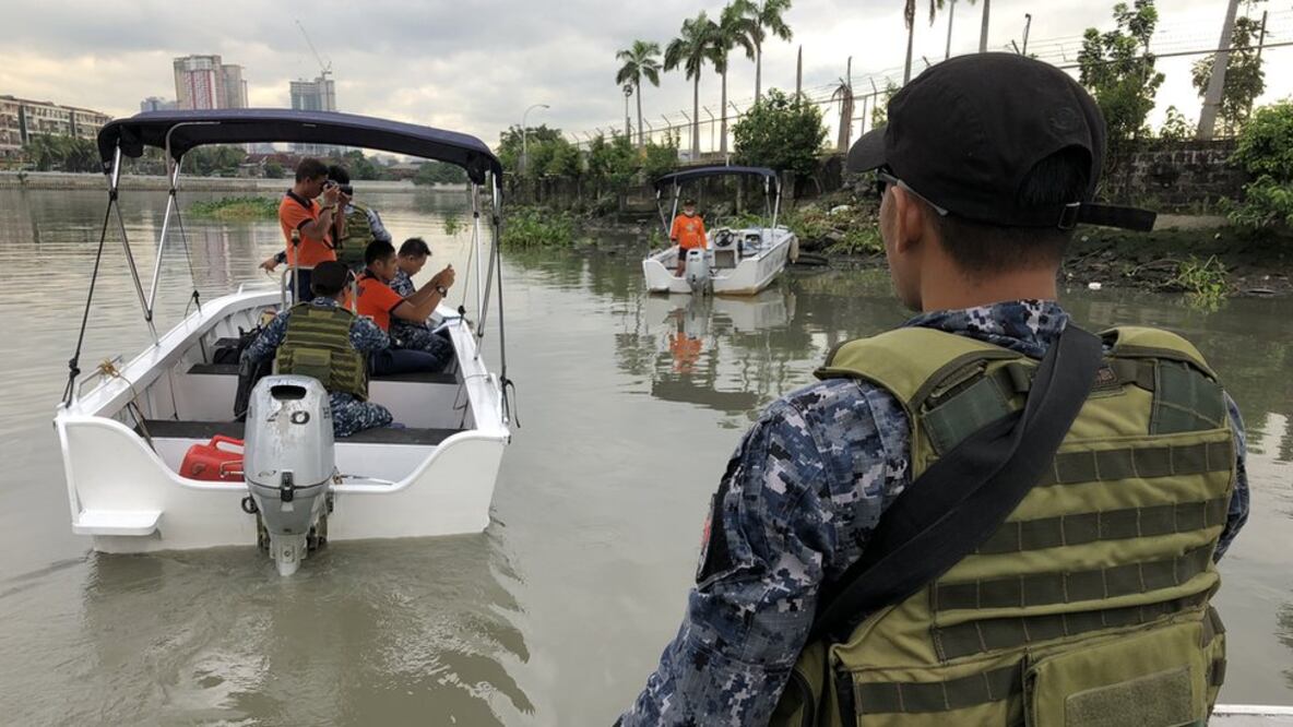 Los guardacostas realizan patrullajes a lo largo del Pasig. Foto: BBC 
