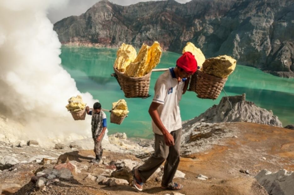Dónde está Kawah Ijen, el llamado ‘volcán de lava azul’