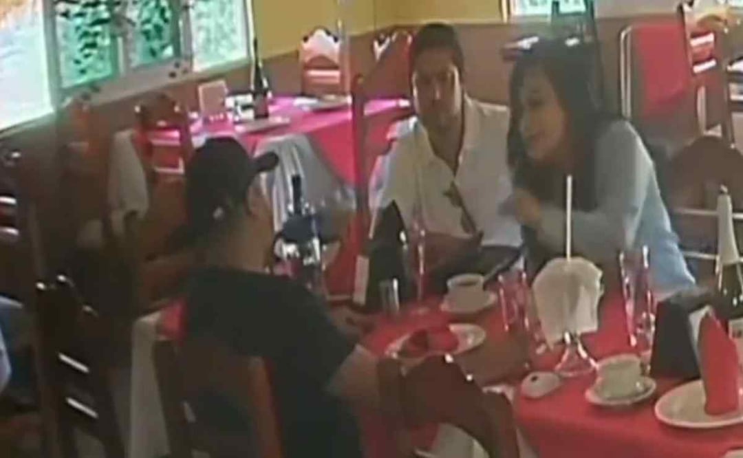 Alcaldesa de Chilpancingo con líder de Los Ardillos Foto: Especial/El Universal