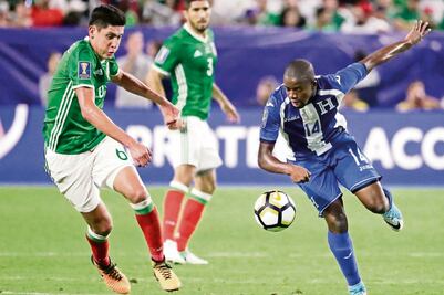 Resignado a ser lateral