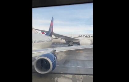 VIDEO: Avión de Japan Airlines choca contra aeronave de Delta Air Lines estacionada en Seattle; no se reportan heridos