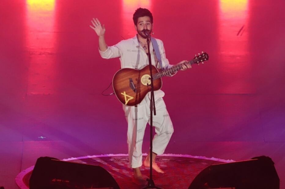 Camilo reúne a familias en su debut en el Auditorio Nacional