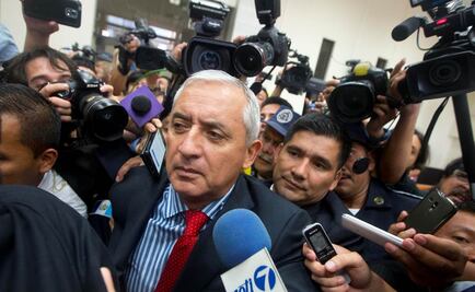 Acusan a escoltas de Pérez Molina de agredir a fotógrafo