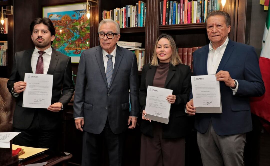 En vísperas de rendir su cuarto informe de labores, el gobernador del estado, Rubén Rocha Moya volvió ajustar su gabinete.
Foto: Especial.