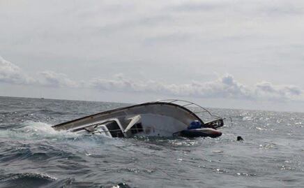 Rescatan a dos personas tras hundimiento de un yate en Guaymas, Sonora