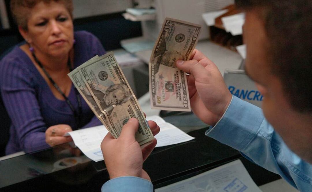 Dólar se vende en $16.06; sube 4 centavos 