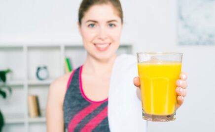 Pierde peso y quema grasa con este jugo de nopal, piña, apio y toronja