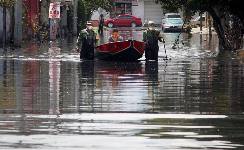 Luego de que ya había bajado el nivel del agua en las inundaciones de Chalco, vuelve a incrementar después de las lluvias del fin de semana. Foto: Luis Camacho|El Universal
