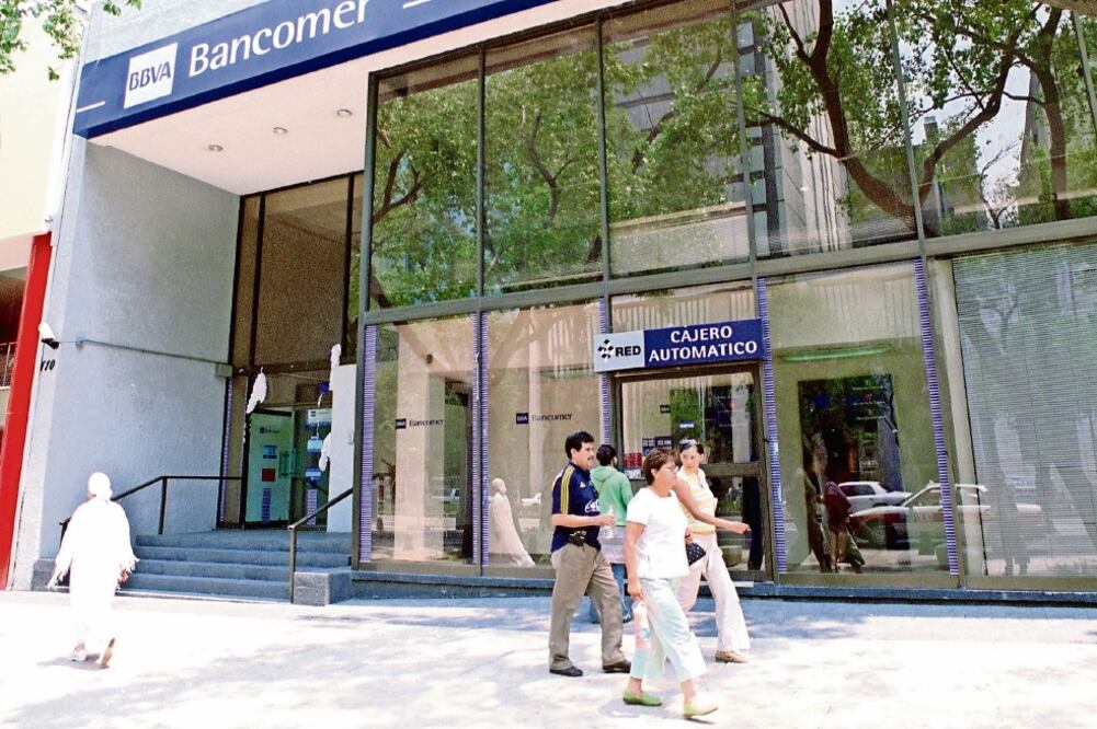 De acuerdo con BBVA Bancomer, actualmente trabajan en pilotos con lectores de huella digital y esperan que a fin de año entre en operación. (ARCHIVO EL UNIVERSAL)