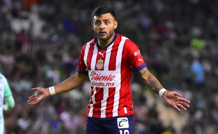 Afición de Chivas no quiere a Alexis Vega, le gritan “ya vete” a su llegada a la CDMX