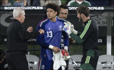 Guillermo Ochoa: Se adelantan y revelan que Javier Aguirre pondrá a Paco Memo de titular