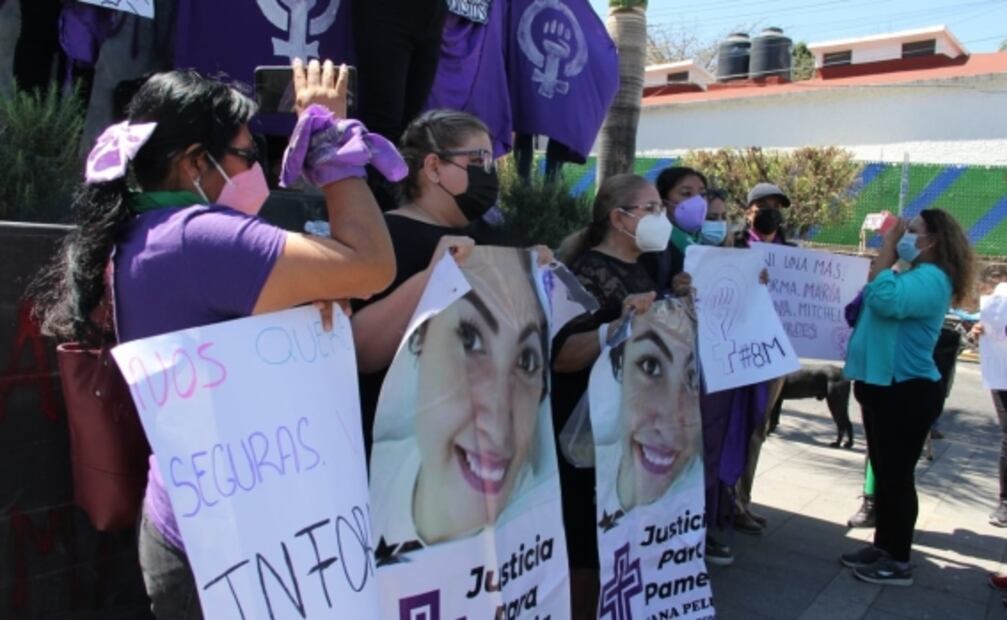 Marchan reporteras de Guerrero contra la violencia en su trabajo