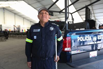 Condecoran como "policía del año" a oficial en Toluca que sobrevivió a balacera